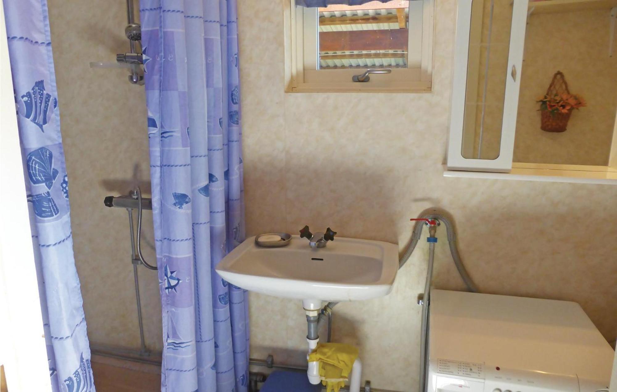 Malmkoping Nice Home In Malmkoeping With Kitchen מראה חיצוני תמונה